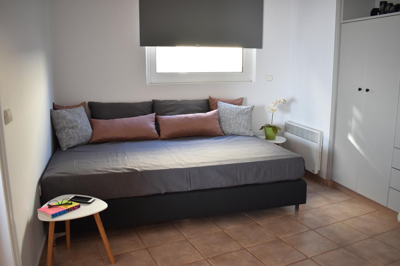 El Mar, 2 Bdr Seaview Apartment, 7 Min From Beach ลาโกนิสซี ภายนอก รูปภาพ