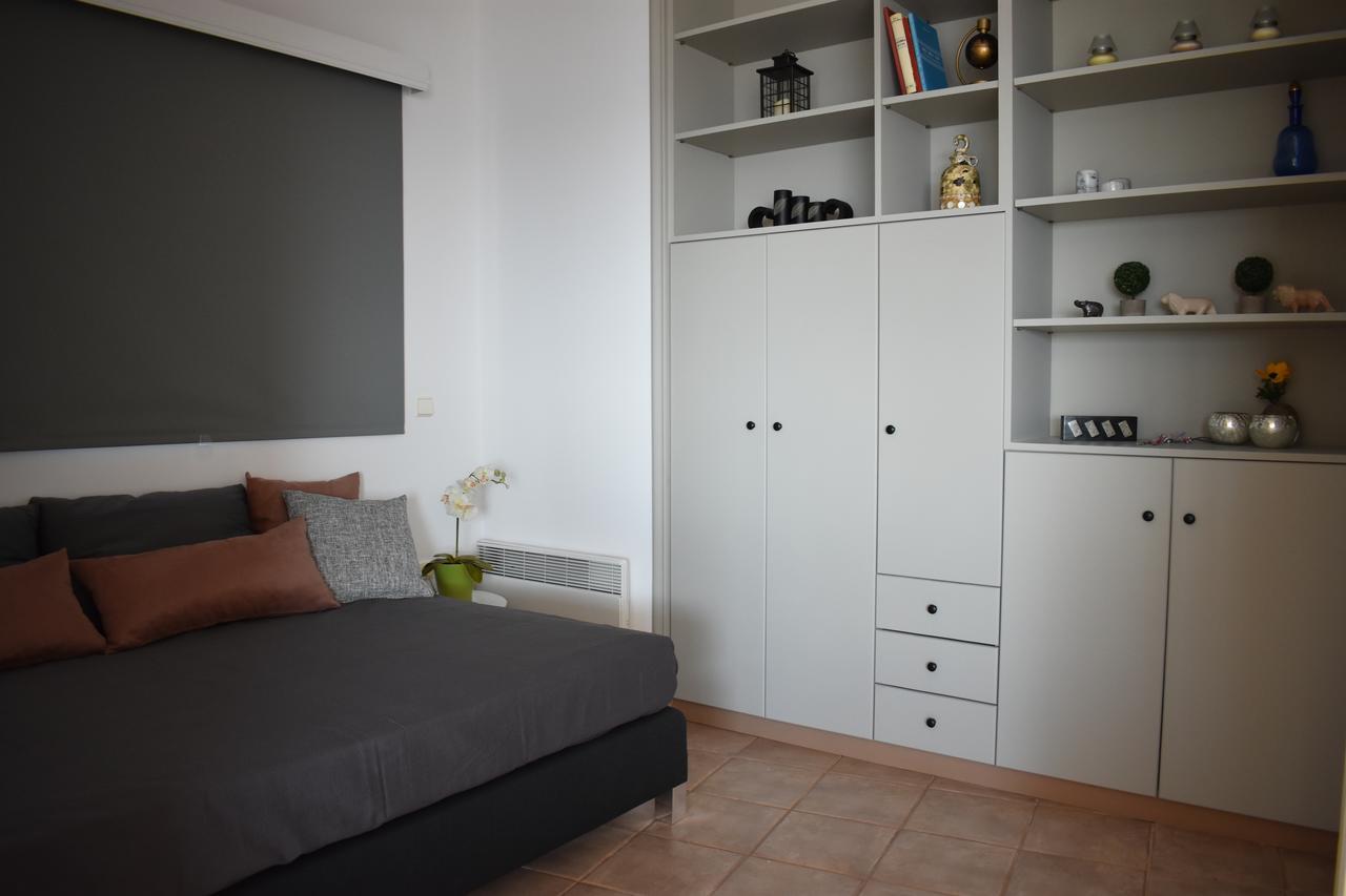 El Mar, 2 Bdr Seaview Apartment, 7 Min From Beach ลาโกนิสซี ภายนอก รูปภาพ