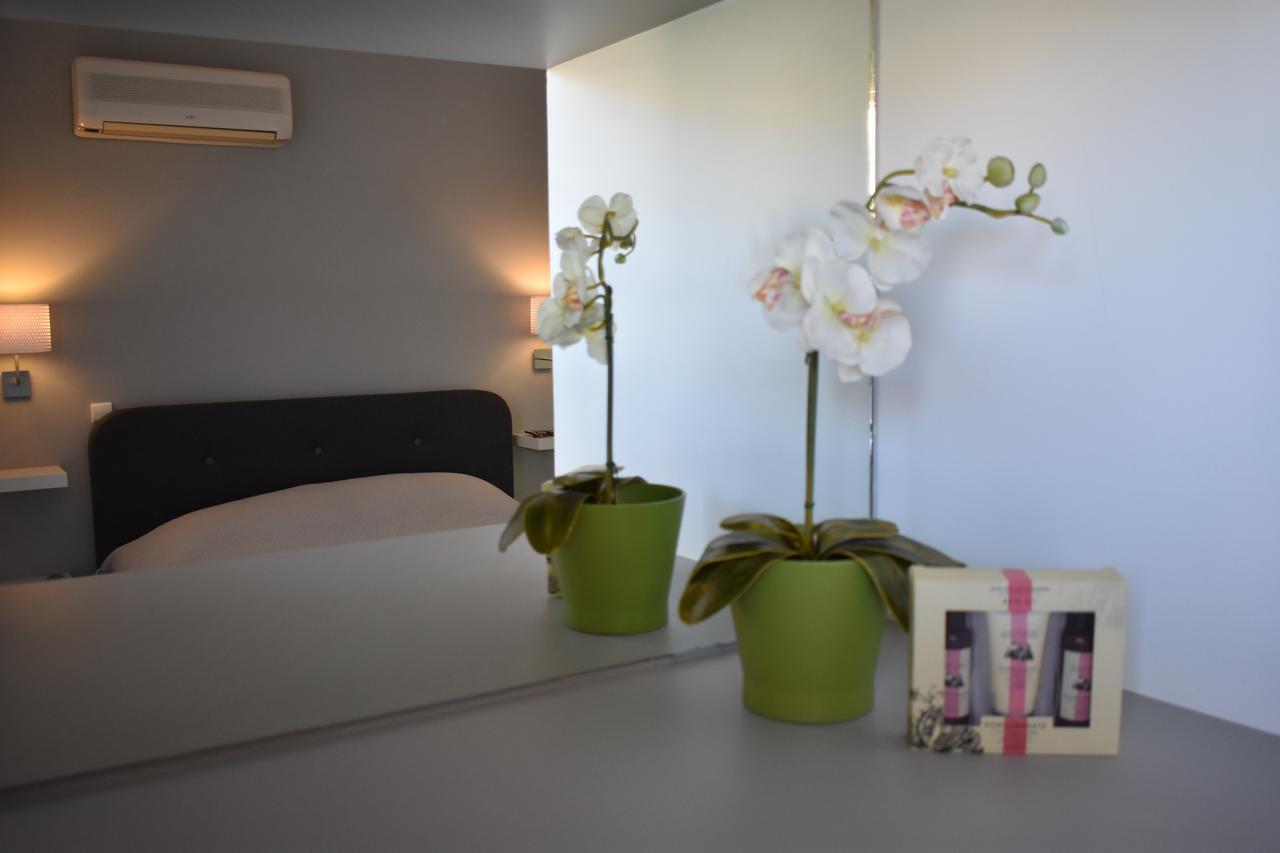 El Mar, 2 Bdr Seaview Apartment, 7 Min From Beach ลาโกนิสซี ภายนอก รูปภาพ